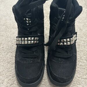 Wedge sneakers